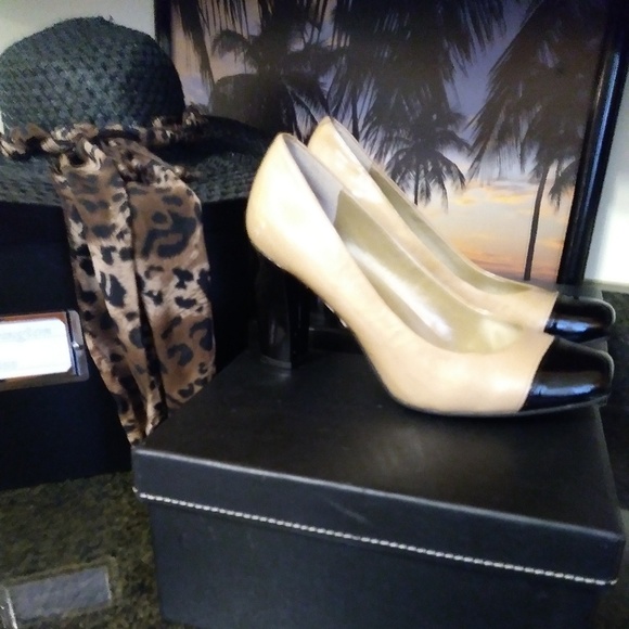 Black & Cream Classic Wingtip Heels - Picture 1 of 5